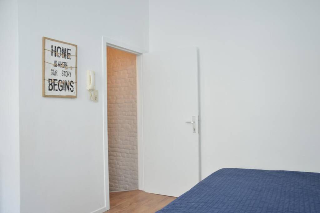 Awesome Studio In Marolles Apartment Brussels Exterior photo