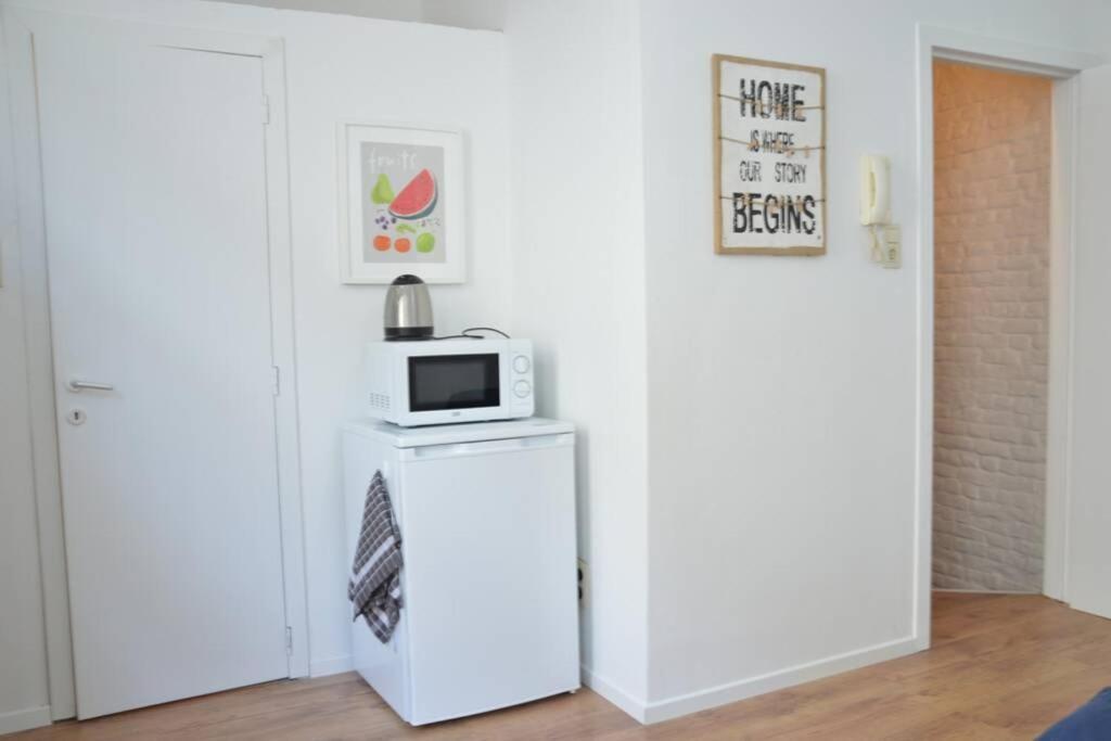 Awesome Studio In Marolles Apartment Brussels Exterior photo